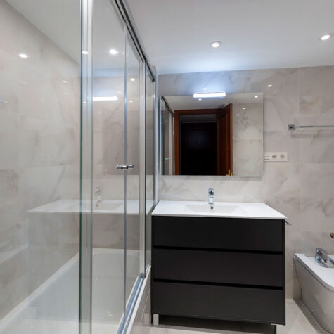 bano-espejo-platoducha-reformada