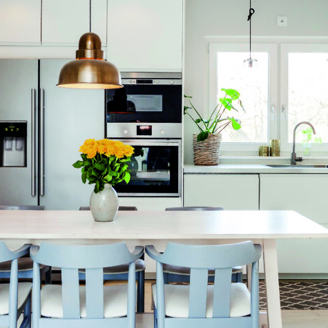 reformas-cocina-completa-con-mesa